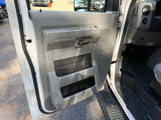 2017 Ford E-450 Cutaway E-450