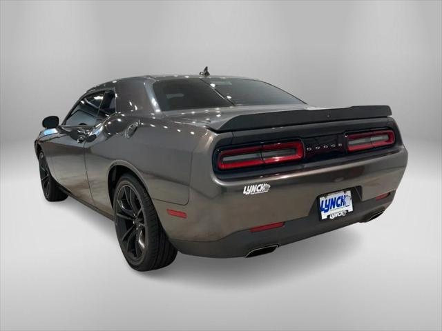 2016 Dodge Challenger SXT Plus