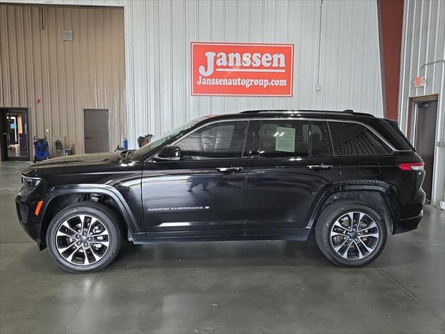 2023 Jeep Grand Cherokee Overland 4x4 2023 Jeep Grand Cherokee Overland 4x4