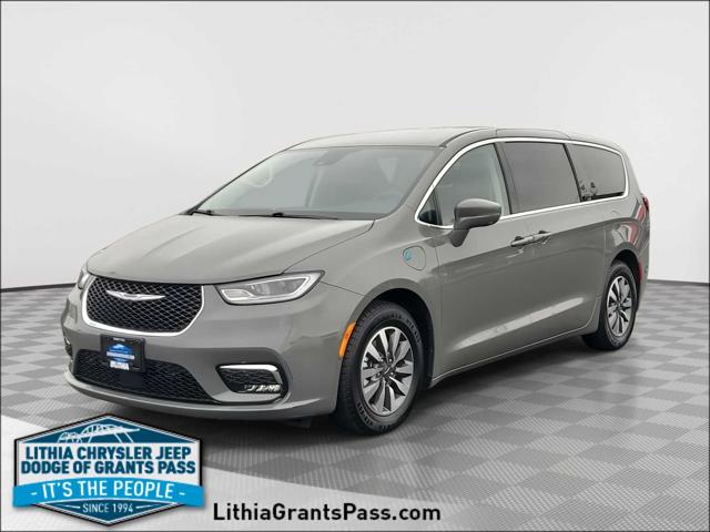 2022 Chrysler Pacifica Hybrid Touring L 2022 Chrysler Pacifica Hybrid Touring L