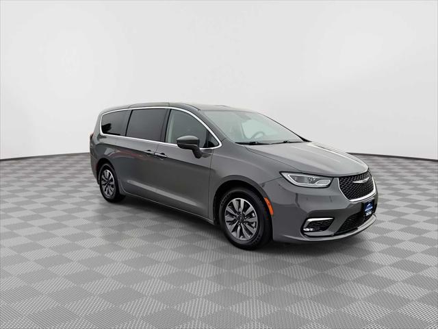 2022 Chrysler Pacifica Hybrid Touring L 2022 Chrysler Pacifica Hybrid Touring L