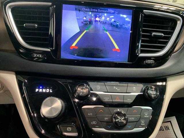 2017 Chrysler Pacifica Touring-L Plus