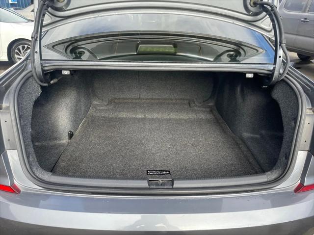 2017 Volkswagen Passat 1.8T SE