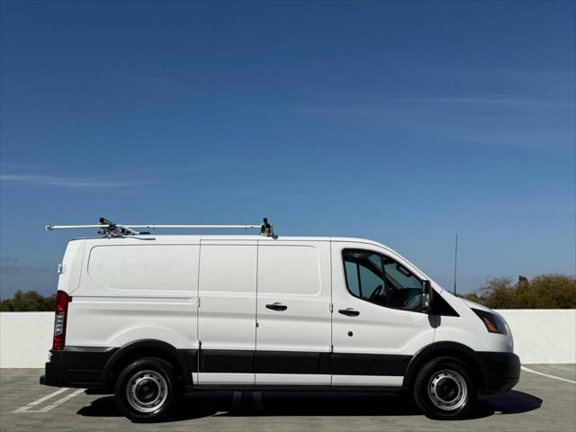 2015 Ford Transit 150 3dr SWB Low Roof Cargo Van w/60/40 Passenger Side Doors