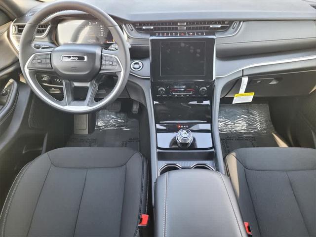 2025 Jeep Grand Cherokee GRAND CHEROKEE L LAREDO X 4X4