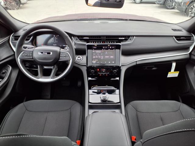 2025 Jeep Grand Cherokee GRAND CHEROKEE L LAREDO X 4X4