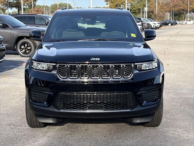 2025 Jeep Grand Cherokee GRAND CHEROKEE LAREDO X 4X2