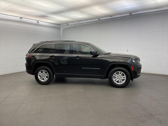 2025 Jeep Grand Cherokee GRAND CHEROKEE LAREDO 4X2