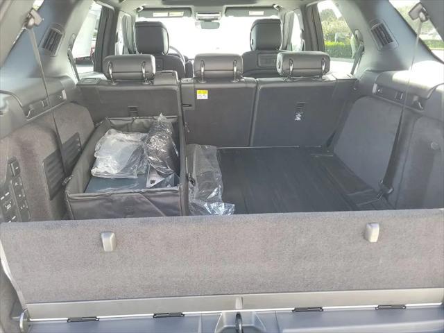 2025 Land Rover Discovery P360 Metropolitan Edition