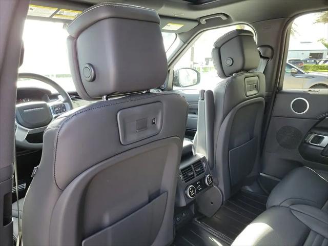 2025 Land Rover Discovery P360 Metropolitan Edition