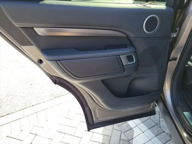 2025 Land Rover Discovery P360 Metropolitan Edition