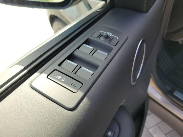 2025 Land Rover Discovery P360 Metropolitan Edition