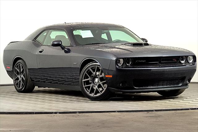 2016 Dodge Challenger R/T Shaker