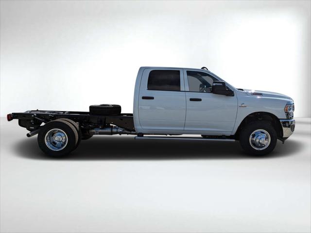 2024 RAM Ram 3500 Chassis Cab RAM 3500 TRADESMAN CREW CAB CHASSIS 4X4 60 CA