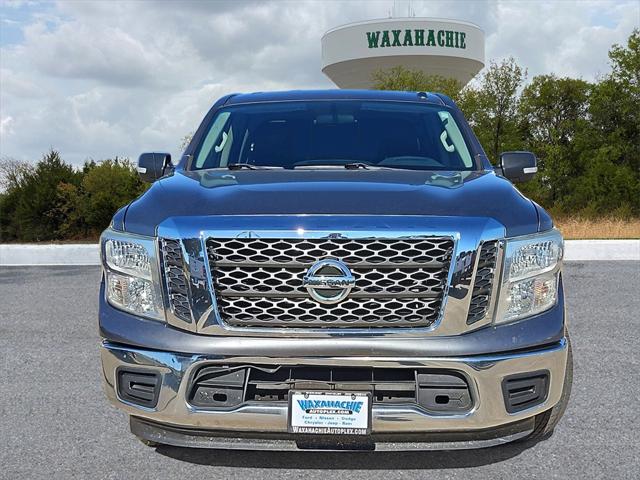 2017 Nissan TITAN SV