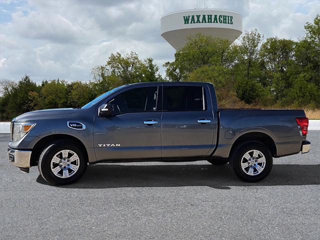 2017 Nissan TITAN SV