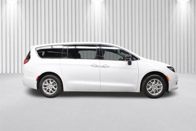 2025 Chrysler Voyager VOYAGER