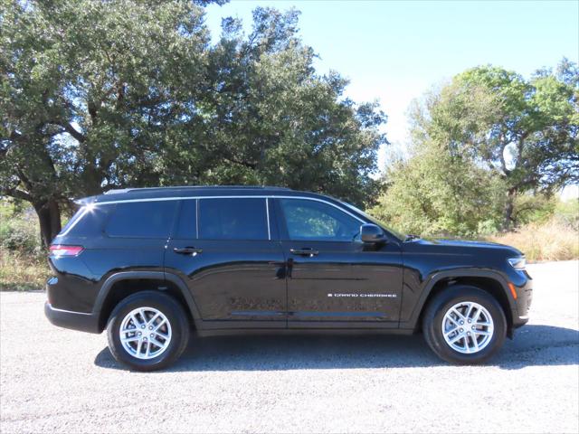 2024 Jeep Grand Cherokee L Laredo 4x2