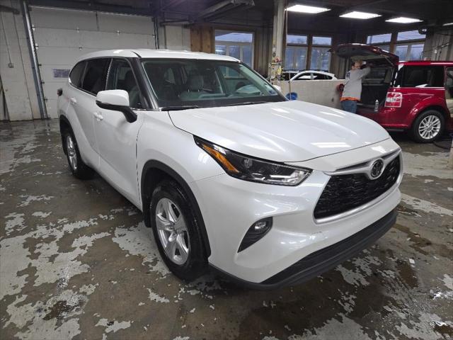 2022 Toyota Highlander LE