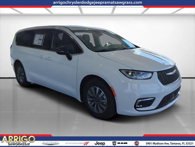 2025 Chrysler Pacifica Hybrid PACIFICA PLUG-IN HYBRID SELECT