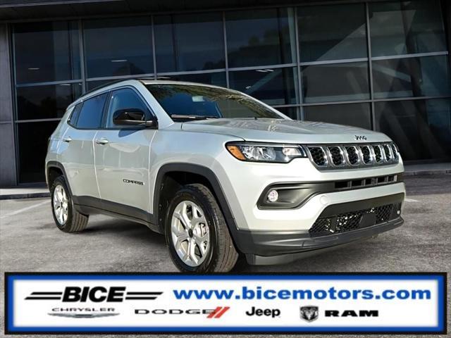 2025 Jeep Compass COMPASS LATITUDE 4X4