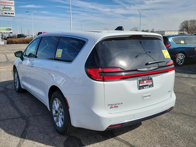 2025 Chrysler Pacifica PACIFICA SELECT AWD