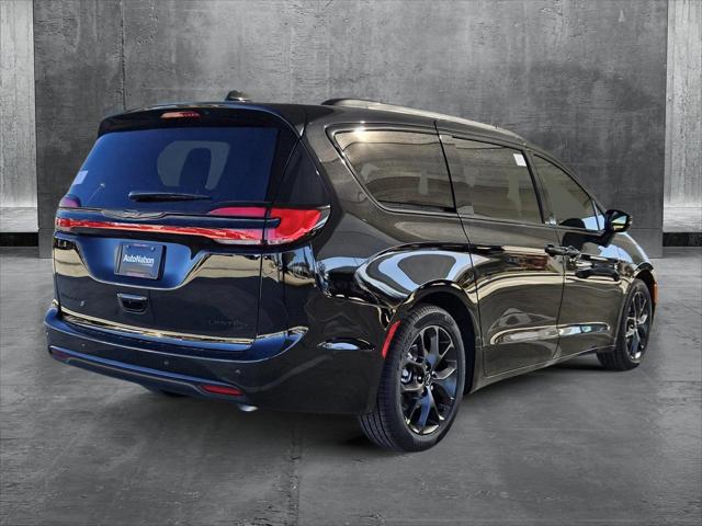 2025 Chrysler Pacifica PACIFICA LIMITED