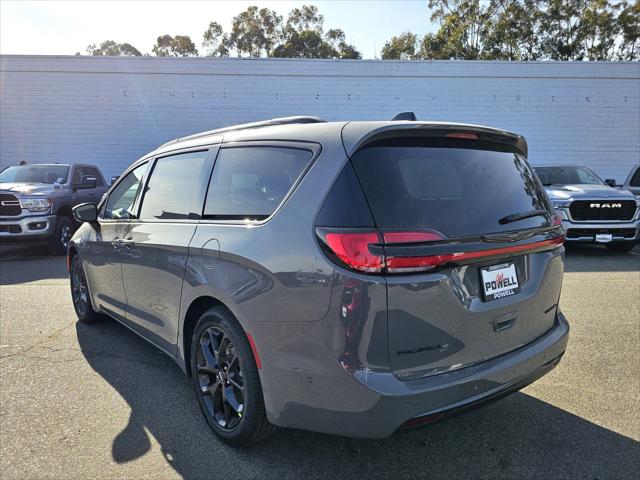 2025 Chrysler Pacifica PACIFICA LIMITED