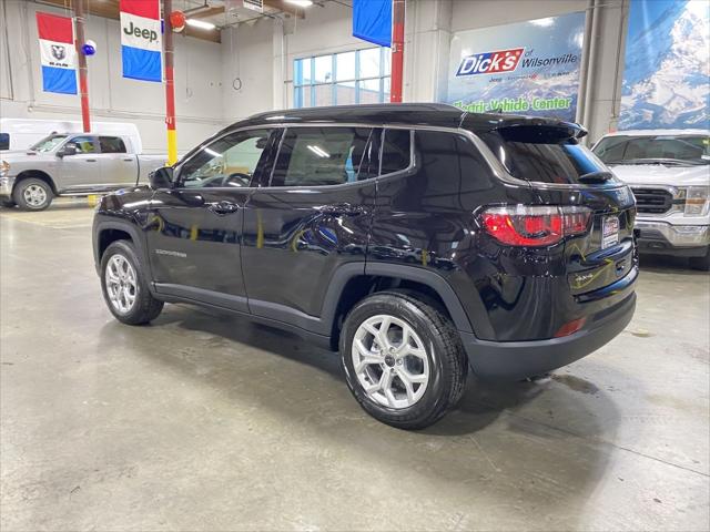 2025 Jeep Compass COMPASS LATITUDE 4X4