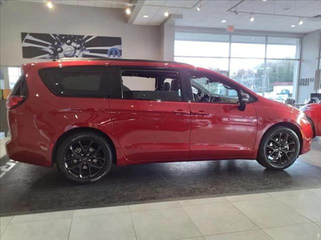 2025 Chrysler Pacifica PACIFICA LIMITED