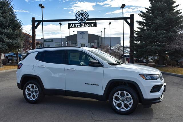 2025 Jeep Compass COMPASS LATITUDE 4X4