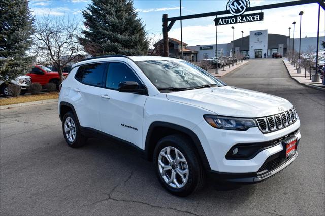 2025 Jeep Compass COMPASS LATITUDE 4X4