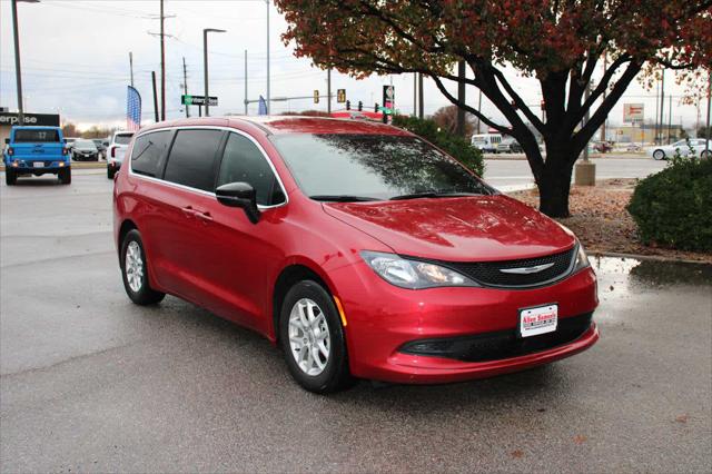 2025 Chrysler Voyager VOYAGER LX