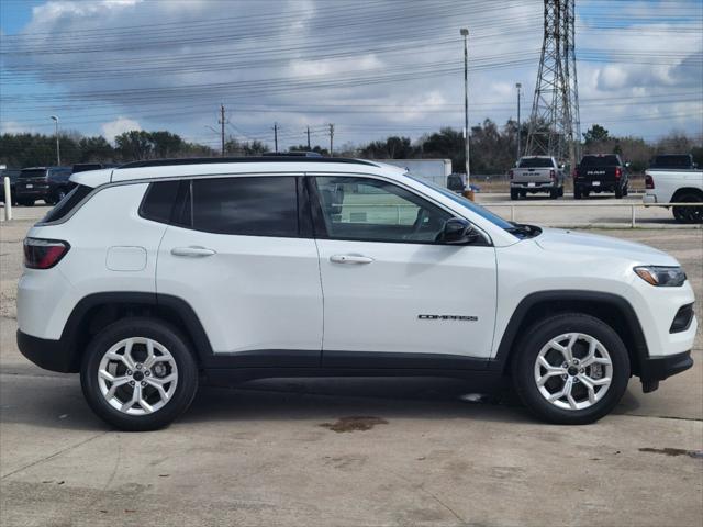 2025 Jeep Compass COMPASS LATITUDE 4X4