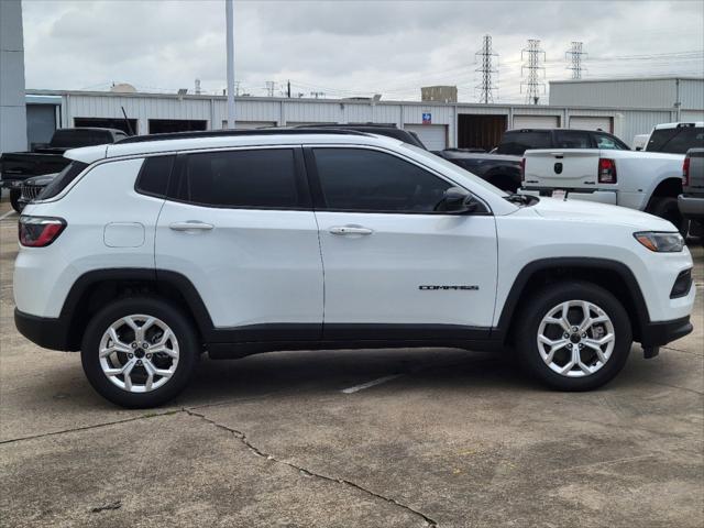 2025 Jeep Compass COMPASS LATITUDE 4X4