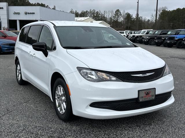 2025 Chrysler Voyager VOYAGER