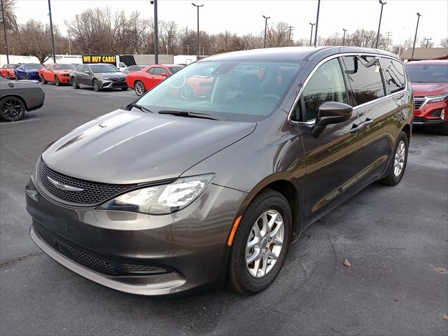 2023 Chrysler Voyager LX