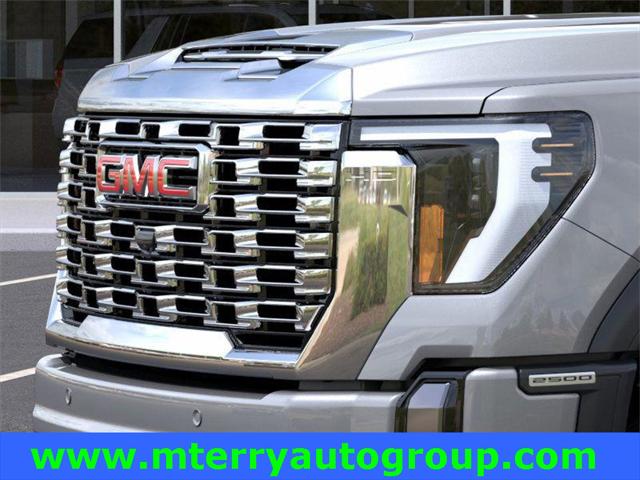 2024 GMC Sierra 2500HD 4WD Crew Cab Standard Bed Denali