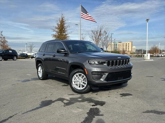 2025 Jeep Grand Cherokee GRAND CHEROKEE LAREDO X 4X4