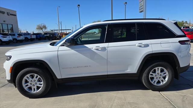 2025 Jeep Grand Cherokee GRAND CHEROKEE LAREDO 4X2