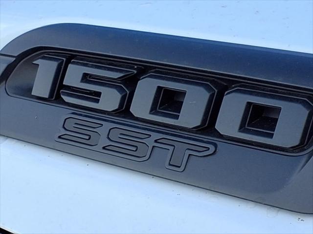 2025 RAM Ram 1500 RAM 1500 LONE STAR CREW CAB 4X4 64 BOX