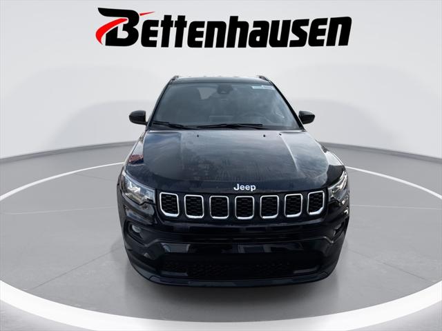 2025 Jeep Compass COMPASS LATITUDE 4X4