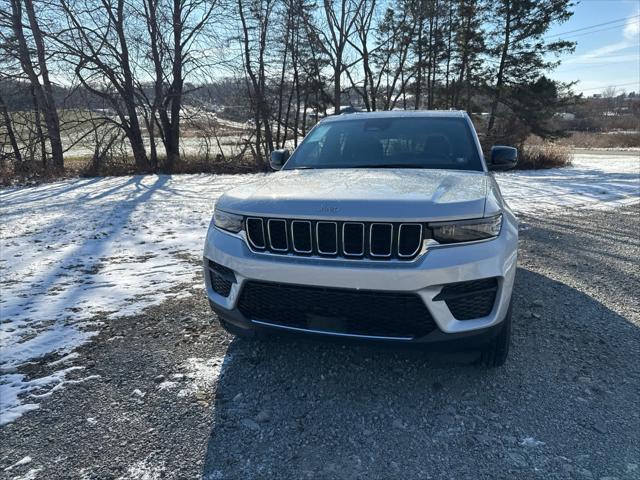 2025 Jeep Grand Cherokee GRAND CHEROKEE LAREDO X 4X4