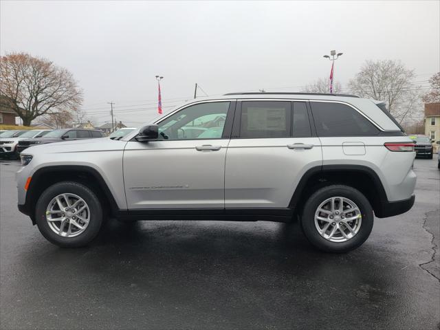 2025 Jeep Grand Cherokee GRAND CHEROKEE LAREDO X 4X4