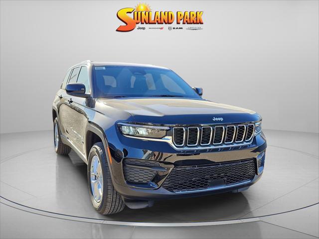 2025 Jeep Grand Cherokee GRAND CHEROKEE LAREDO X 4X4