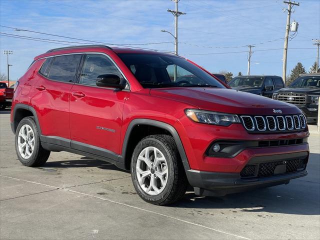 2025 Jeep Compass COMPASS LATITUDE 4X4