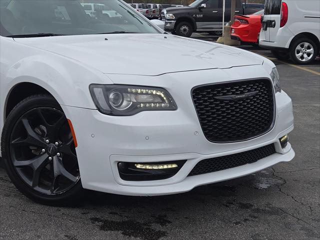 2022 Chrysler 300 Touring L