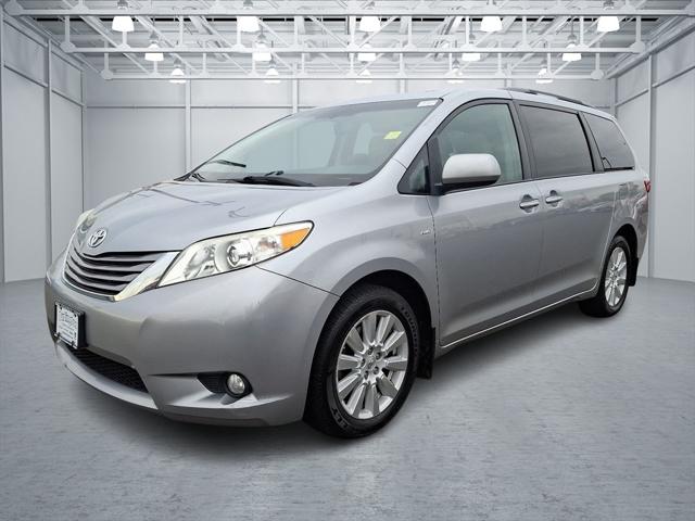 2017 Toyota Sienna XLE 7 Passenger