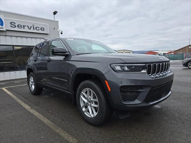2025 Jeep Grand Cherokee GRAND CHEROKEE LAREDO X 4X4
