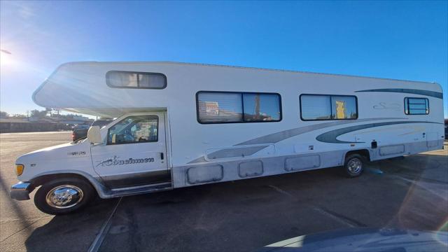 2001 Ford E-450 Cutaway E-450